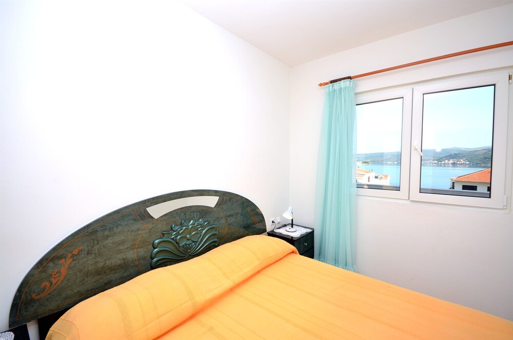 Apartments Mirta