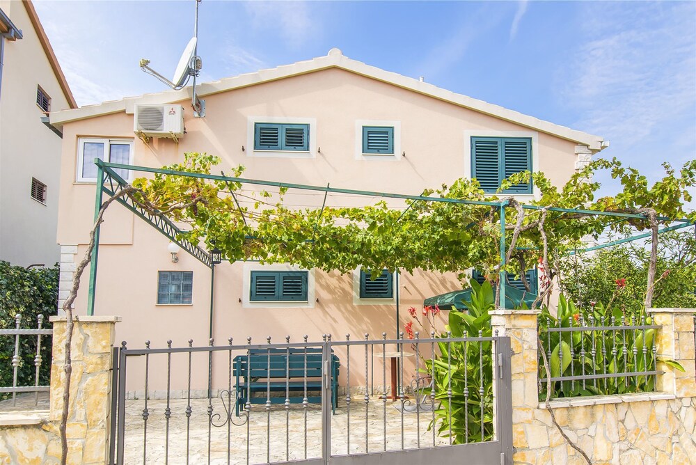 Apartments Nives