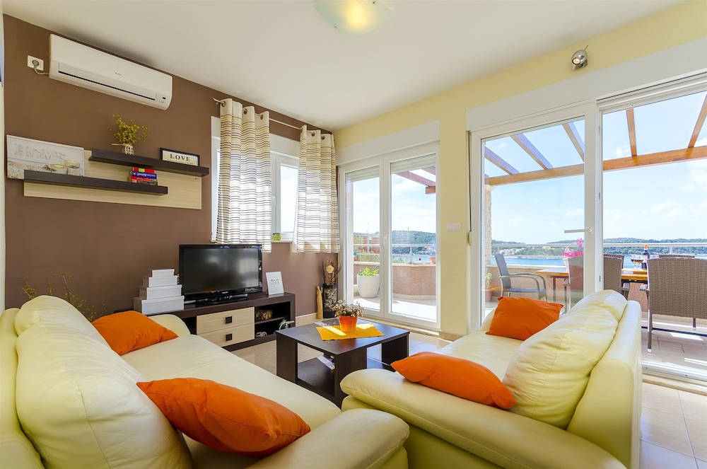Apartments Smiljana