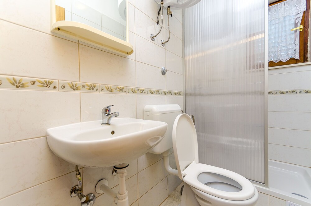 Apartments Ugrina