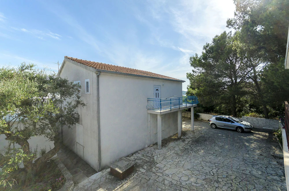 Apartments Ugrina