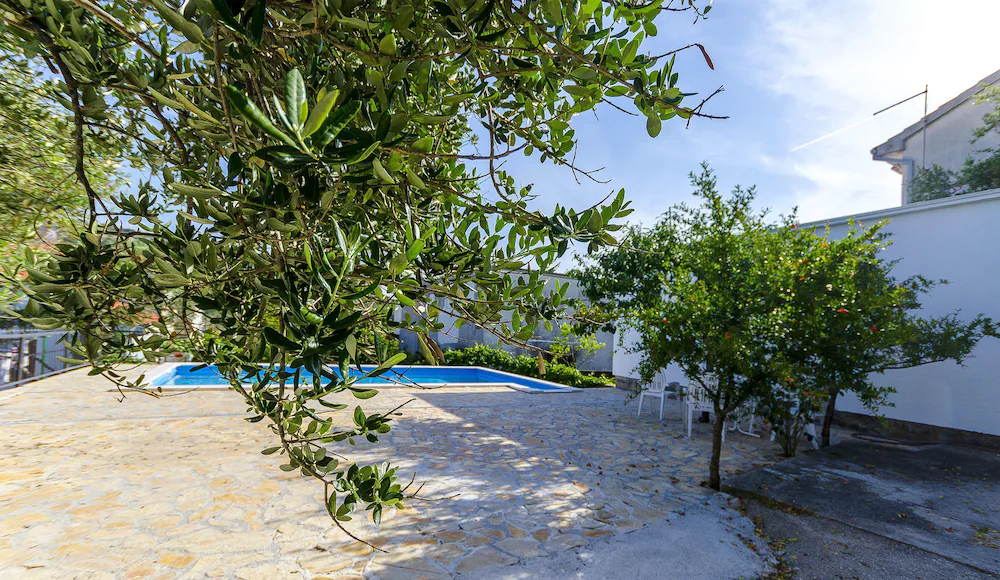 Apartments Ugrina