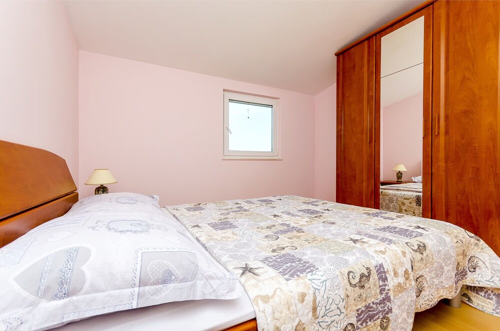 Apartments Ugrina