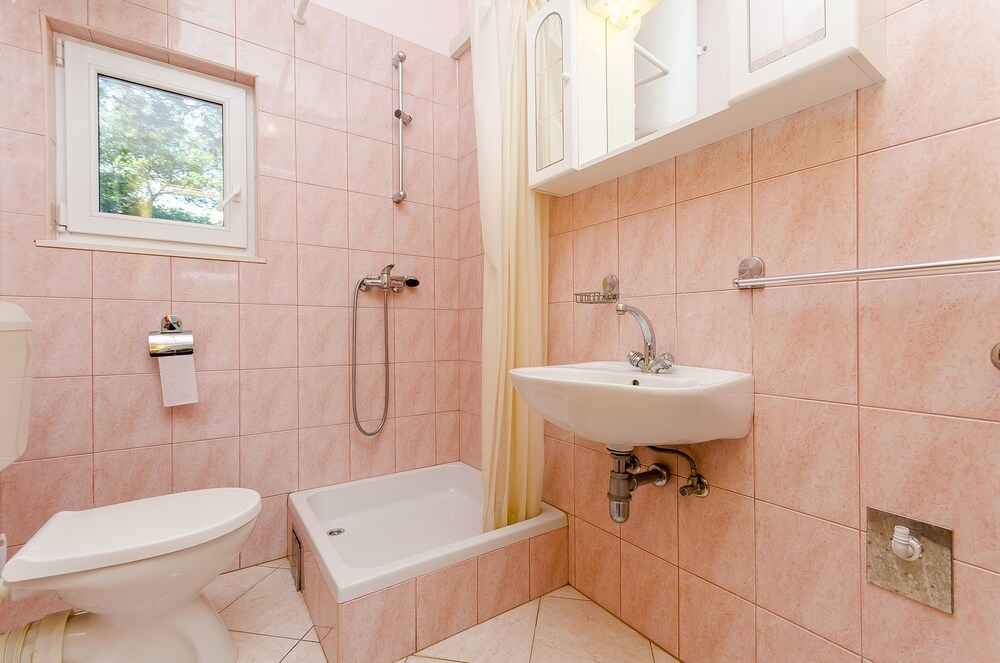 Apartments Ugrina