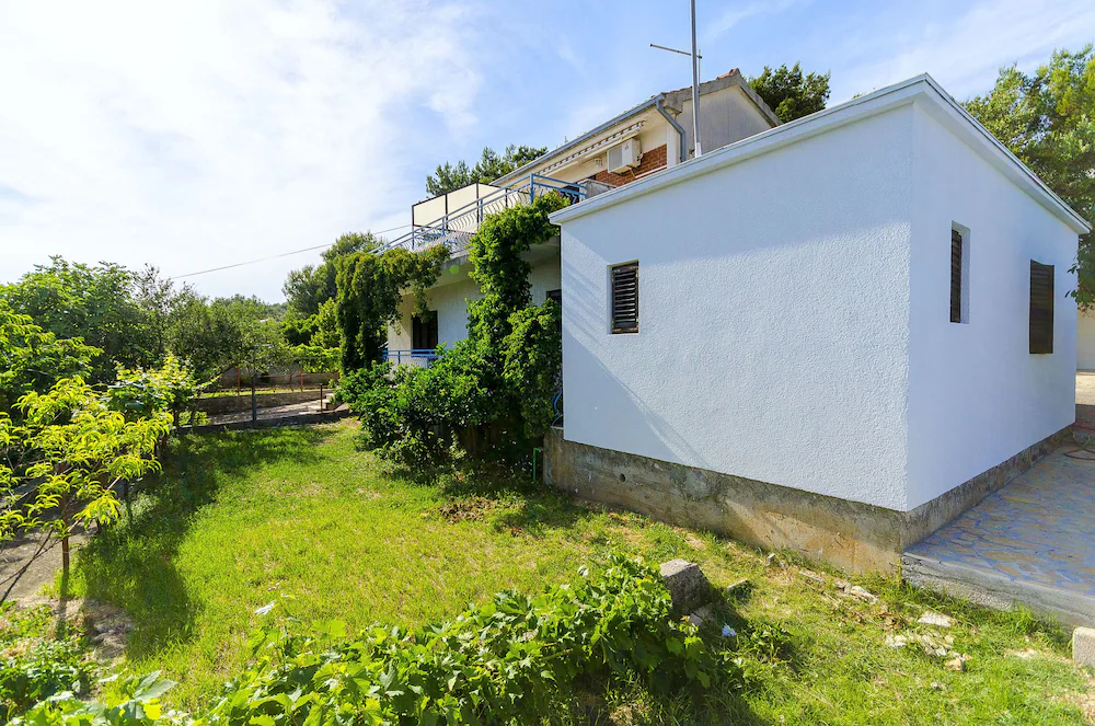 Apartments Ugrina
