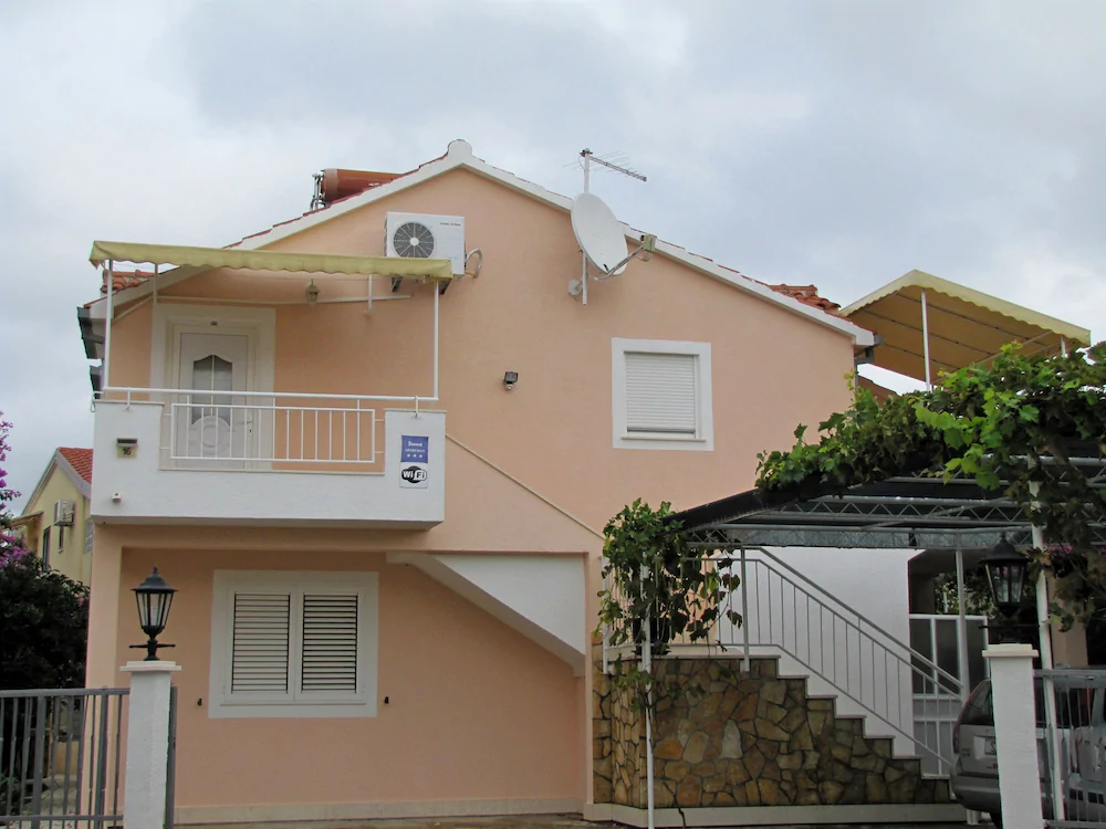 Apartments Zdravko