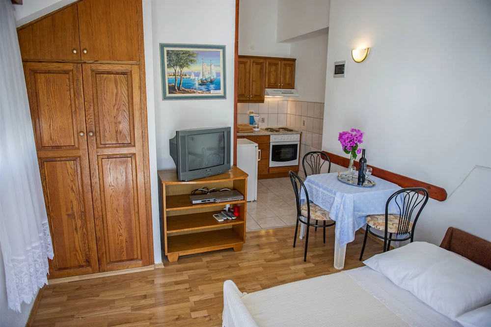 Apartments Zdravko
