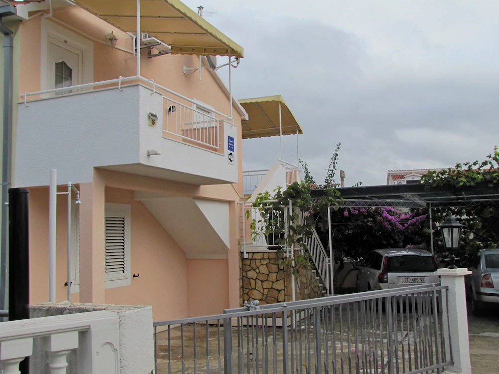 Apartments Zdravko