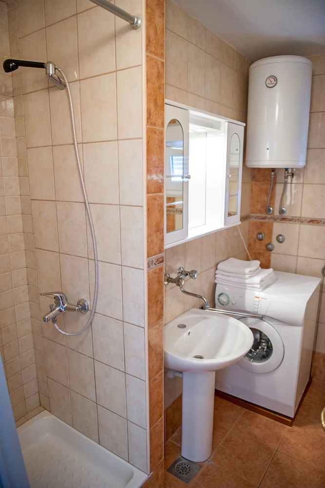 Apartments Zdravko