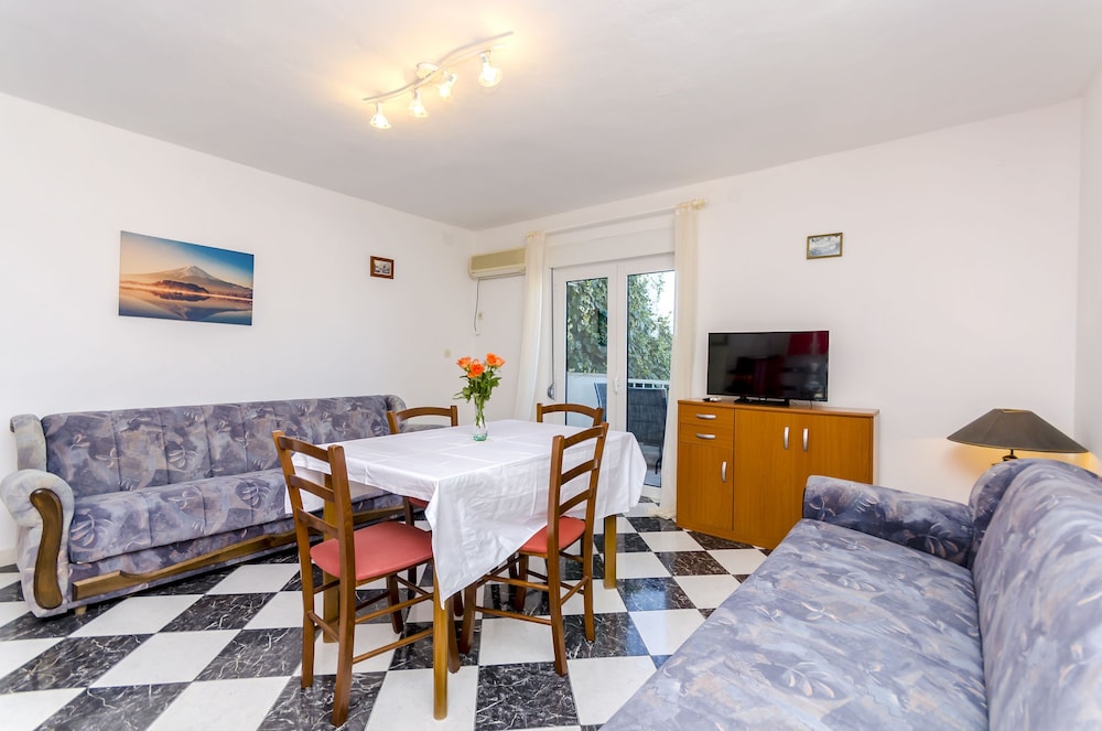 Apartments Zvonko