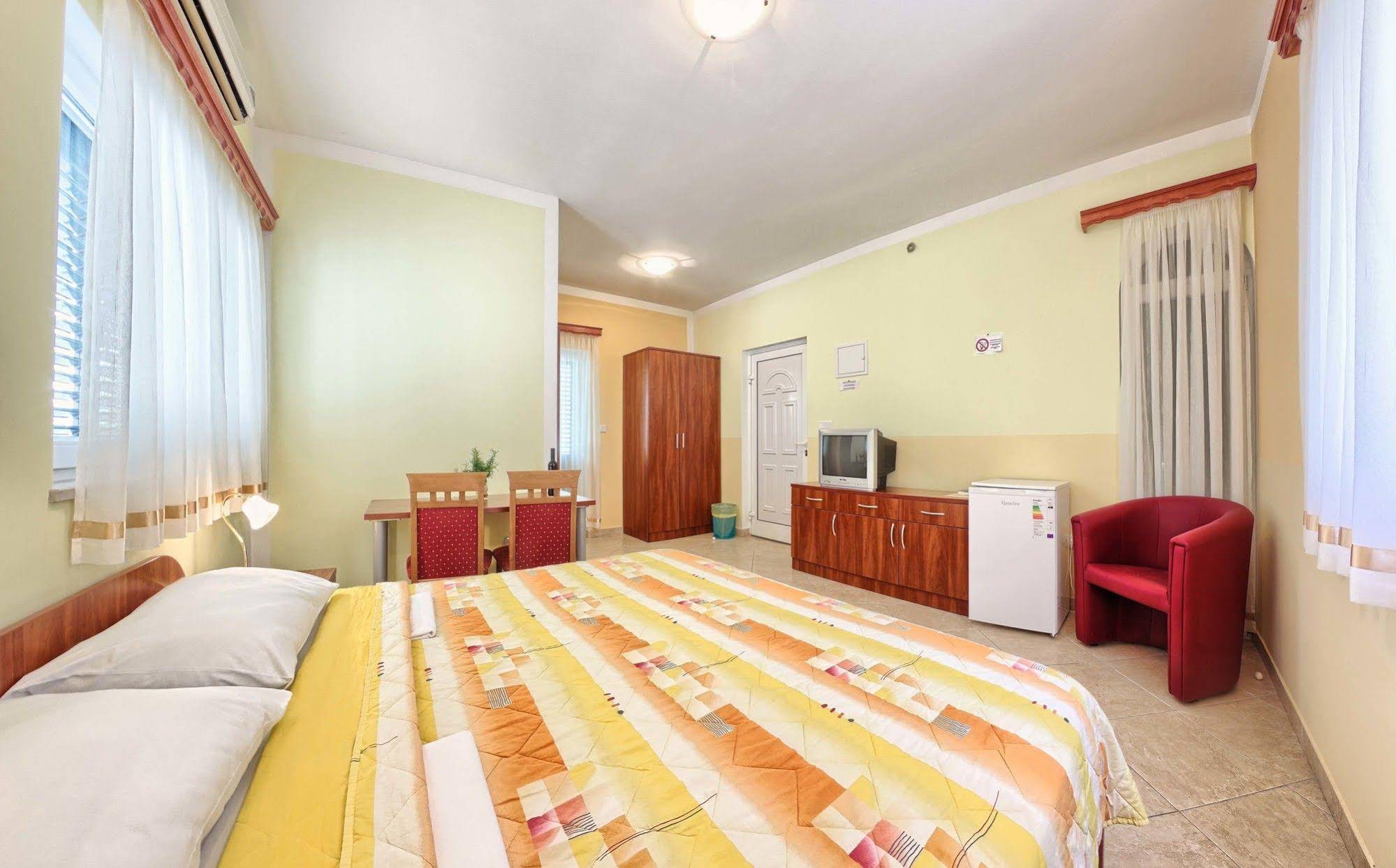 Ruzmarin Apartments