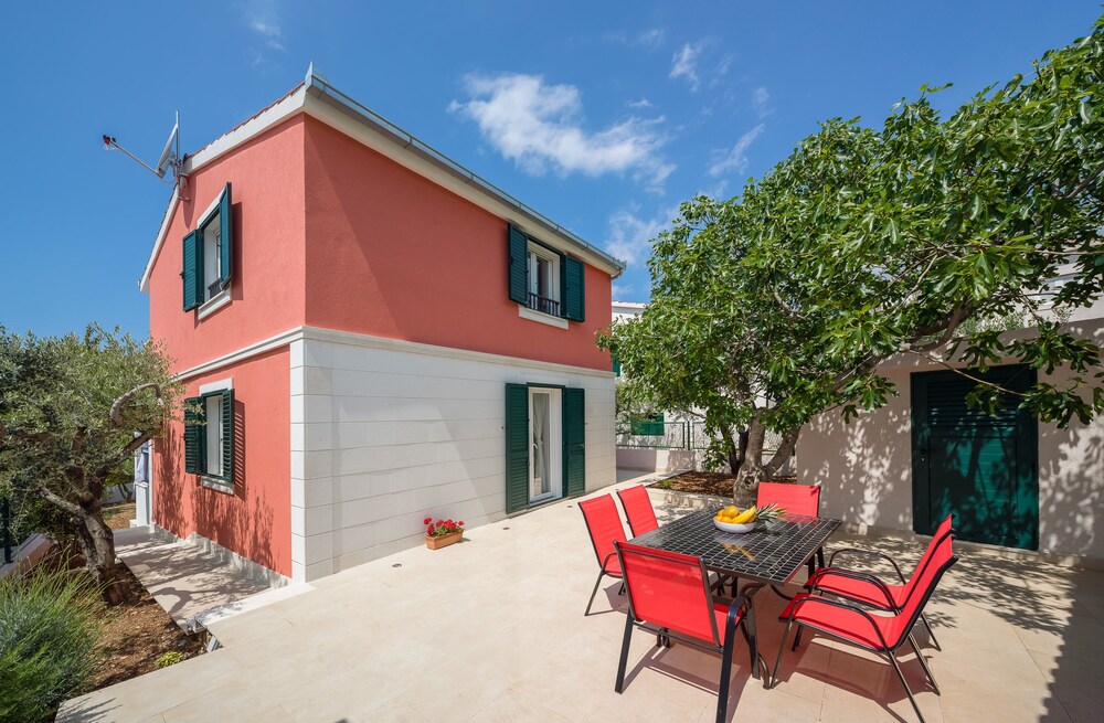 Holiday House Kanica