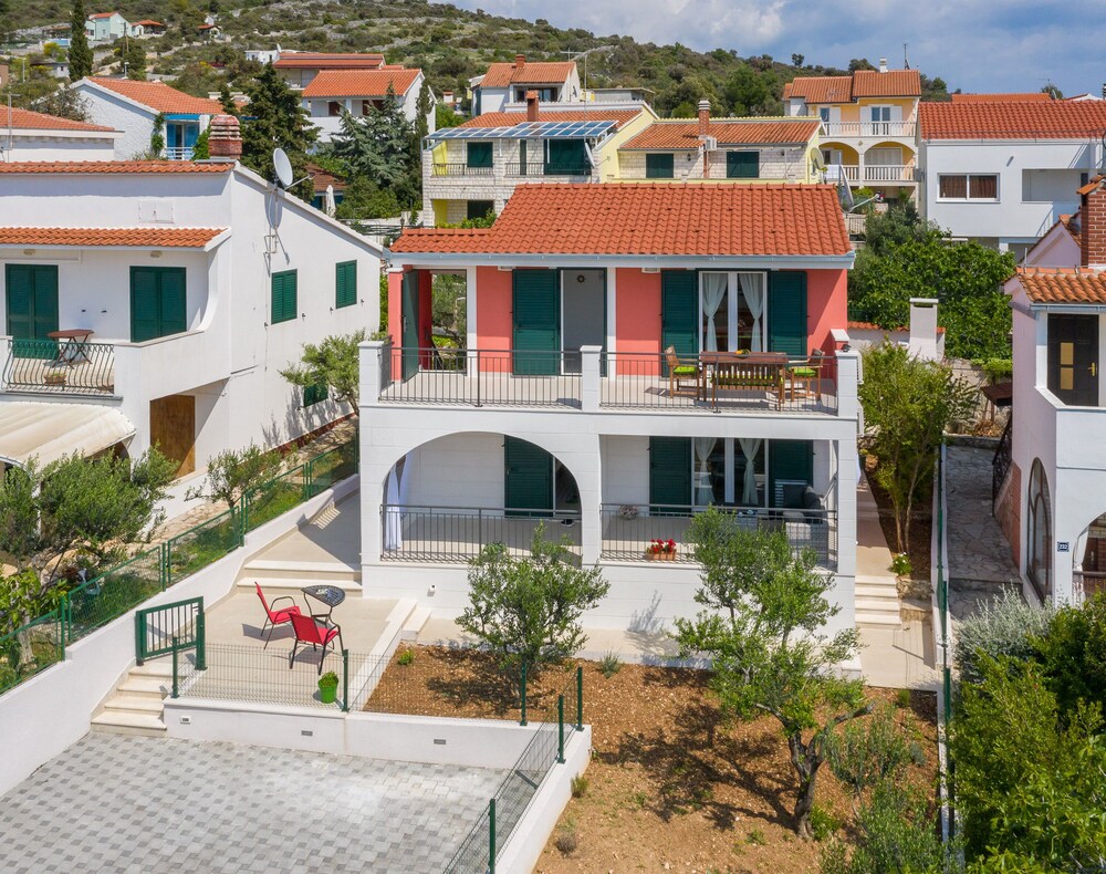 Holiday House Kanica
