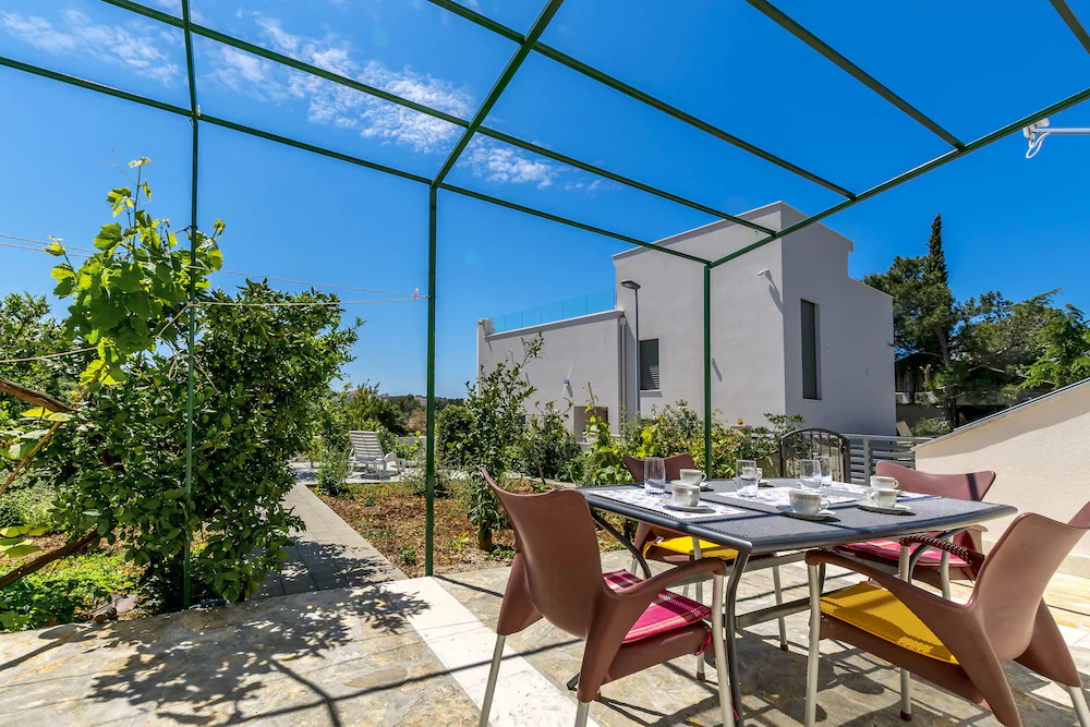 House Sahara