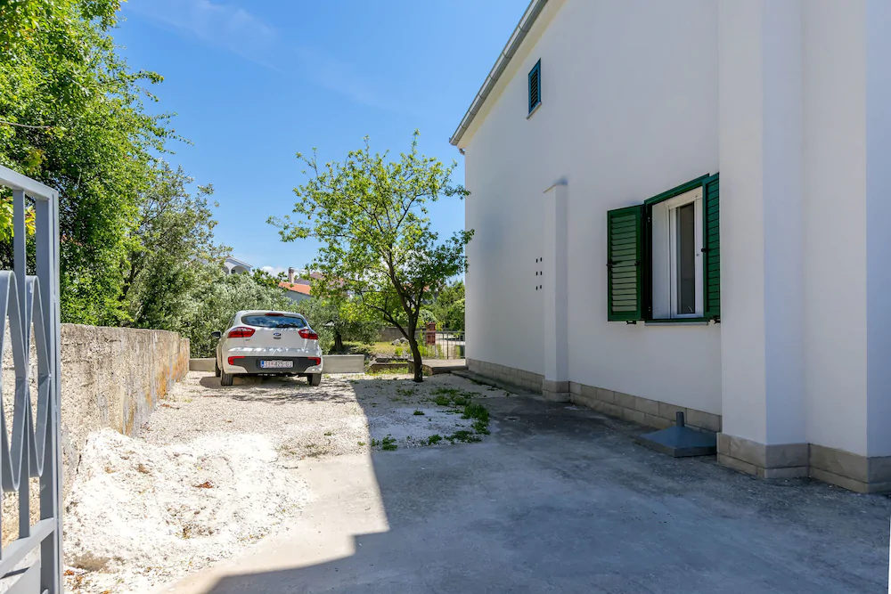 House Sahara