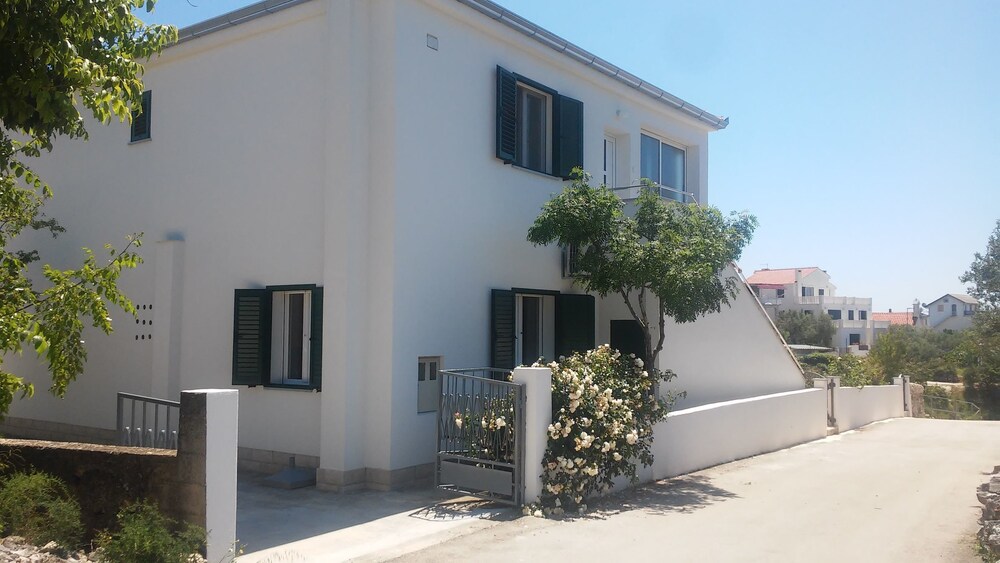 House Sahara