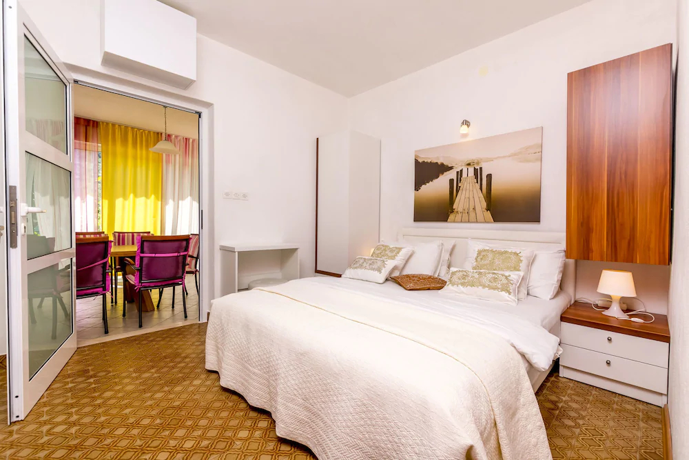House Suncani Dvori