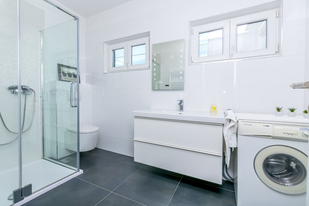 House Suncani Dvori