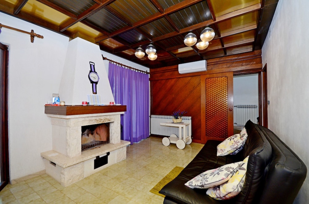 House Vesna