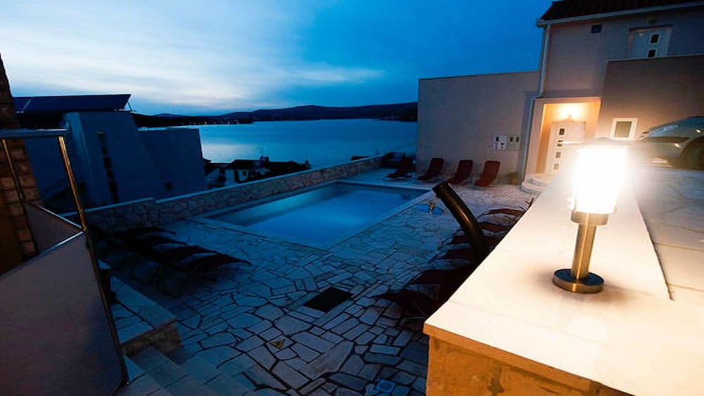 Villa Mona