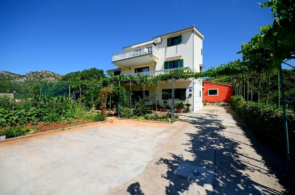 Apartments Mirko