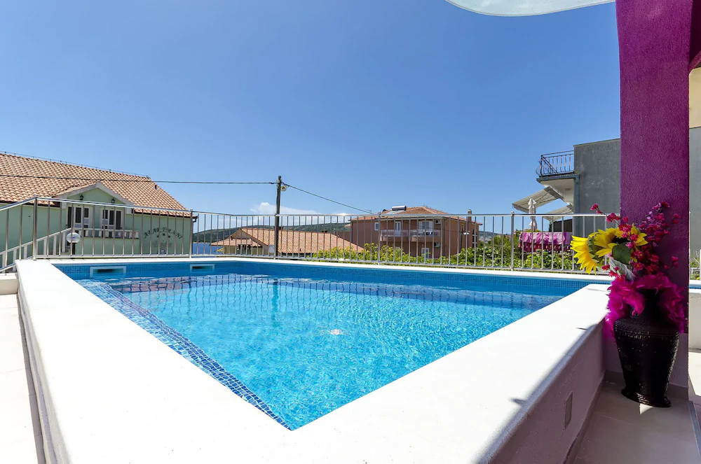 Apartments Pupa
