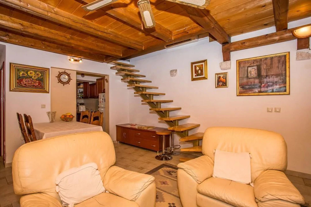 Holiday House Tina Seget
