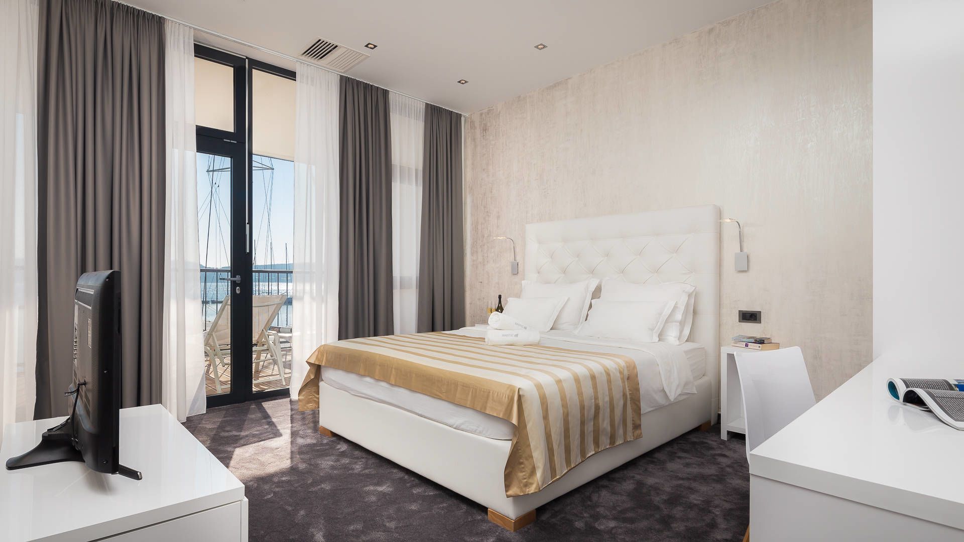 Marina Baotic Apartments
