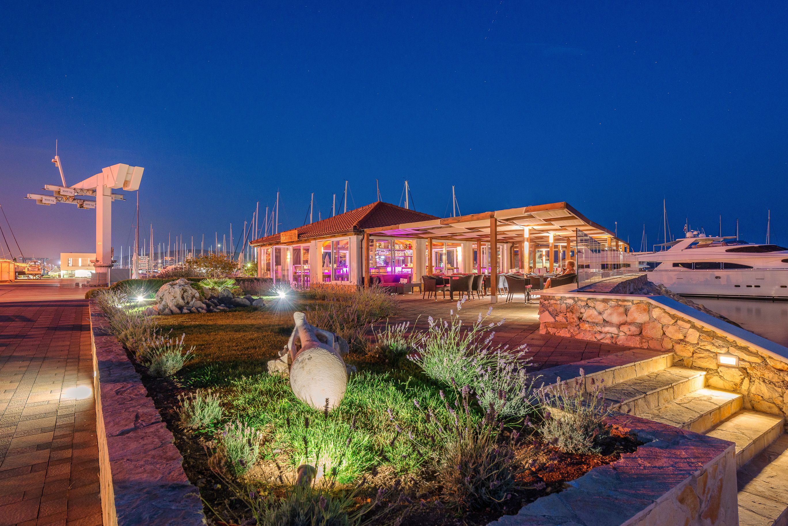 Marina Baotic Apartments