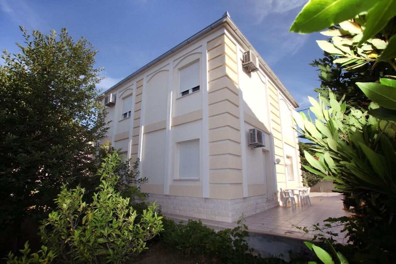 Villa In Seget