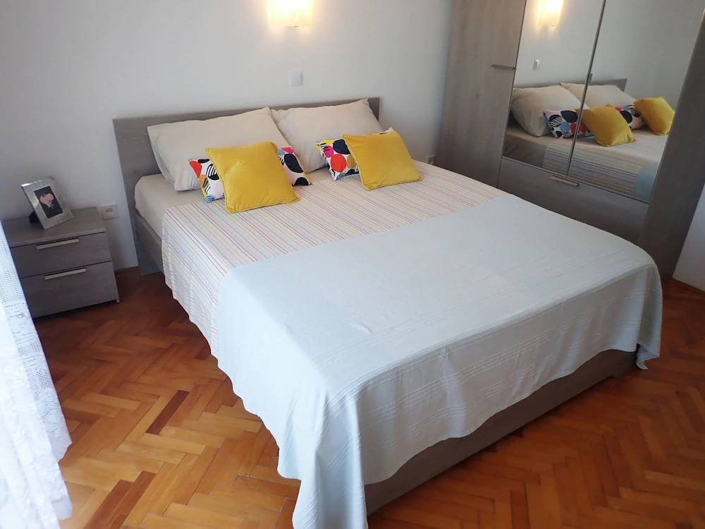 Apartments La Room