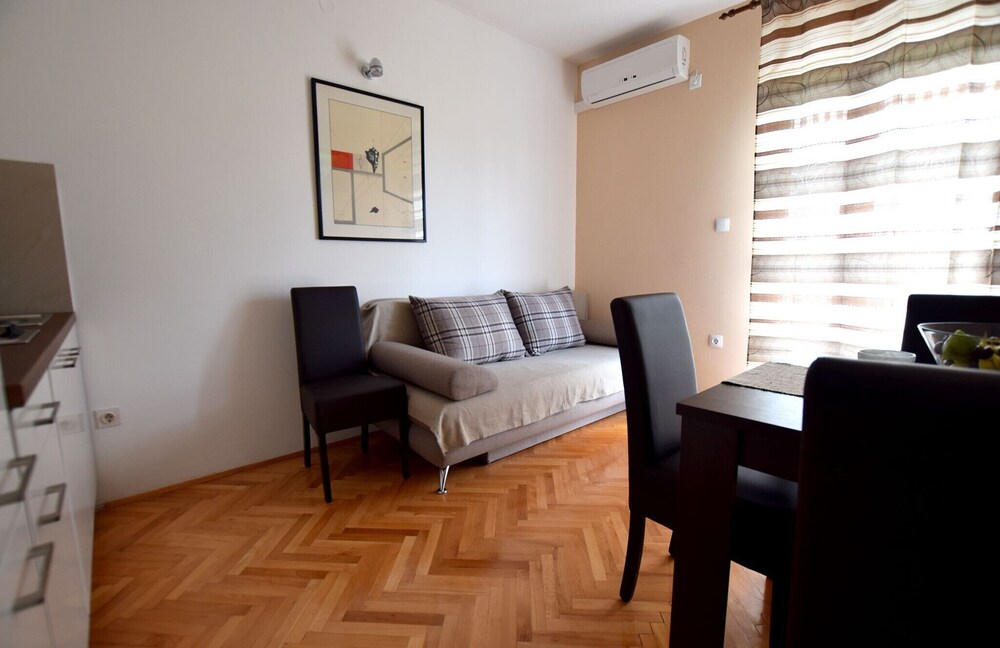 Apartments La Room