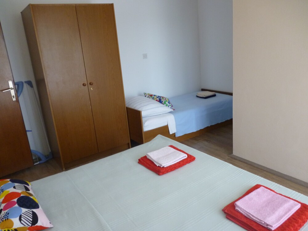 Apartments La Room