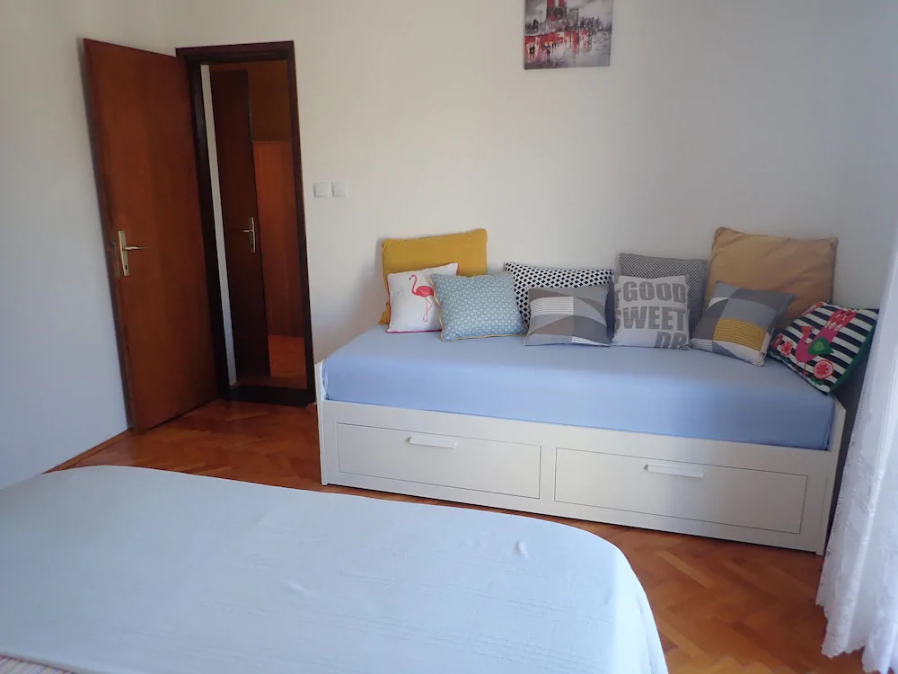 Apartments La Room