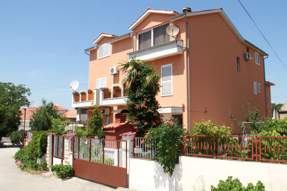 Apartments Cace