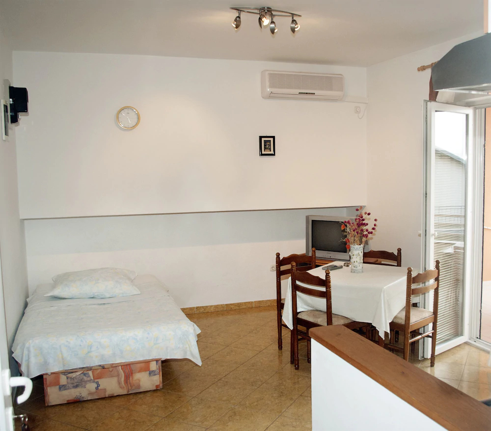 Apartments Cace