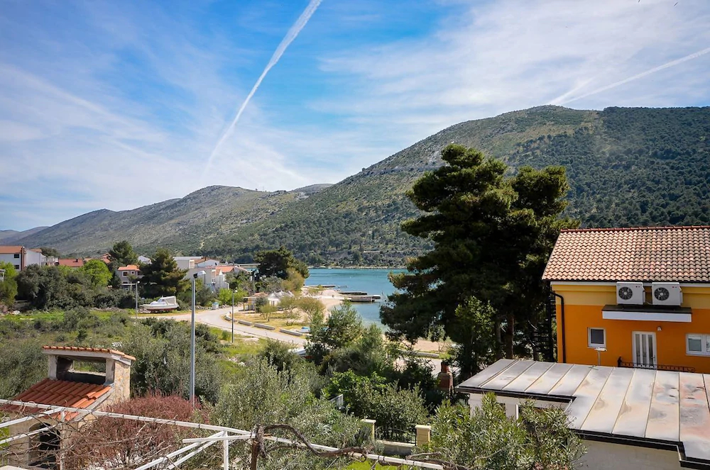 Apartments Danira