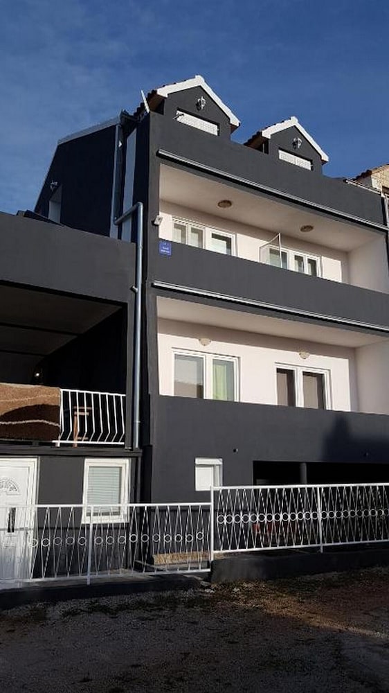 Apartments Dragica