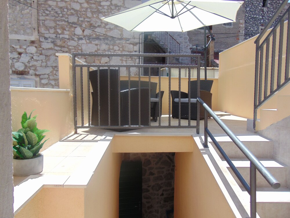 Aurum Apartments