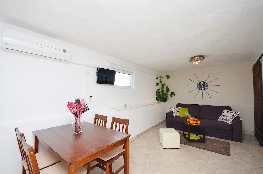 House Ivana
