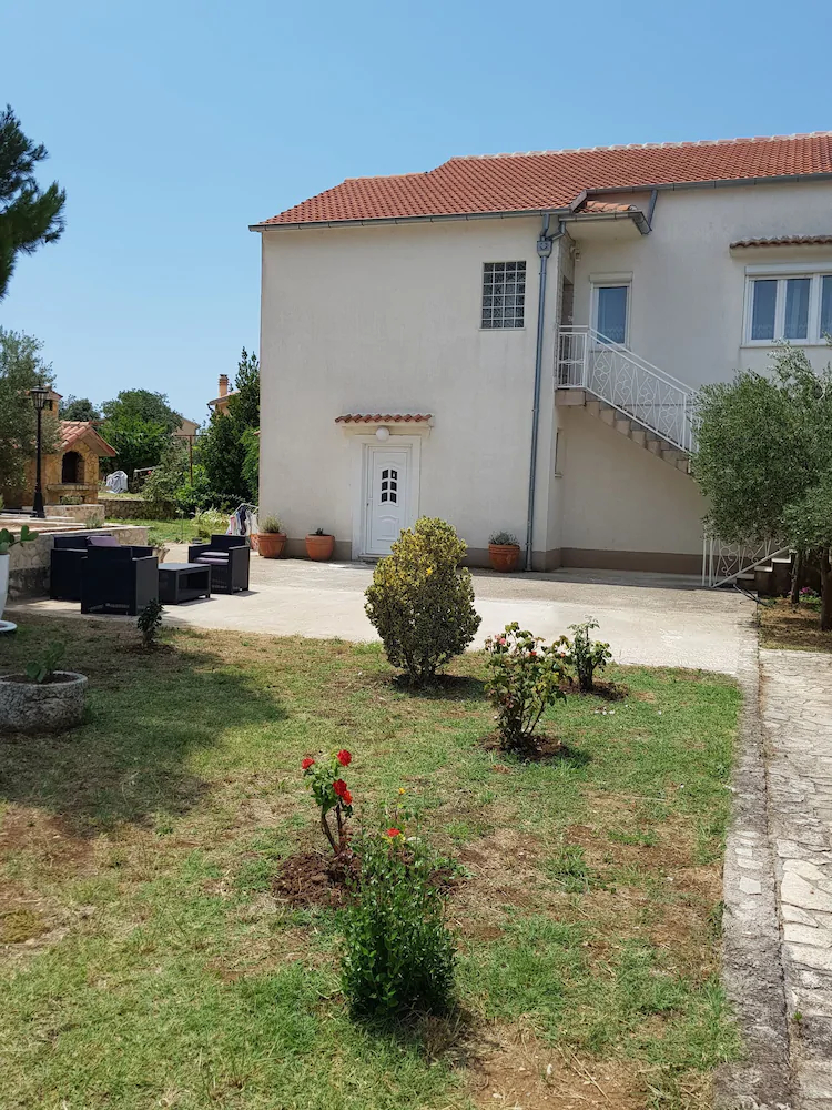 Holiday House Villa Flora