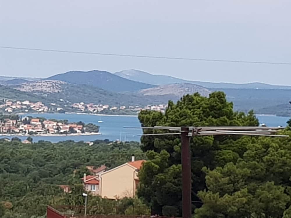 Holiday House Villa Flora