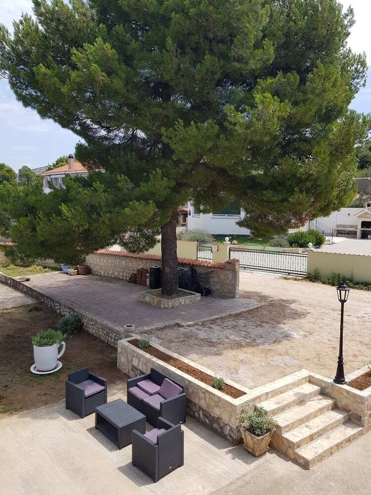 Holiday House Villa Flora