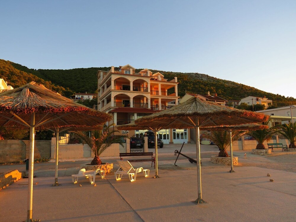 Vila Ante