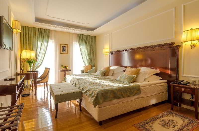 Hotel President