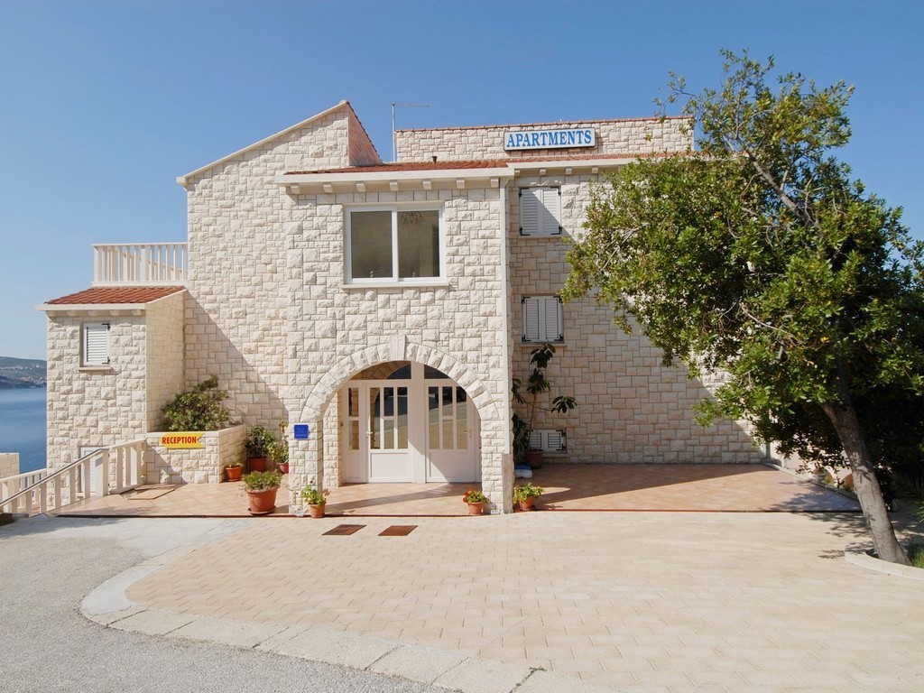 Marnic Apartments