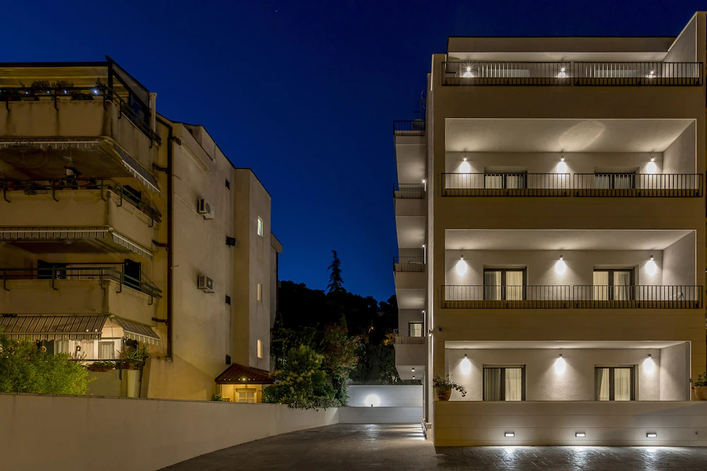 2 Nights Studios Apartments