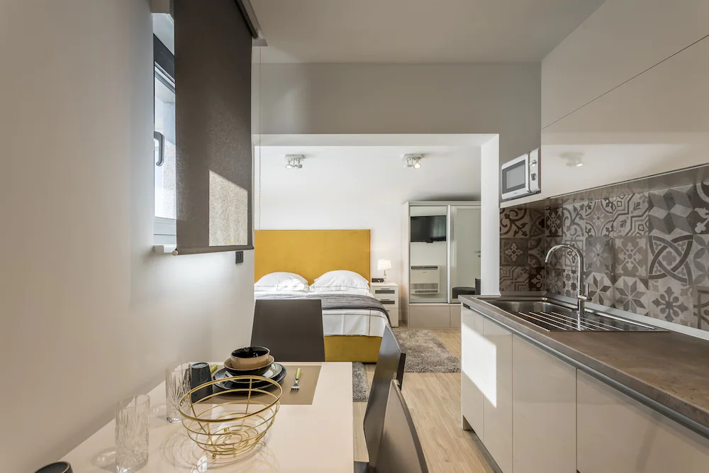 2 Nights Studios Apartments
