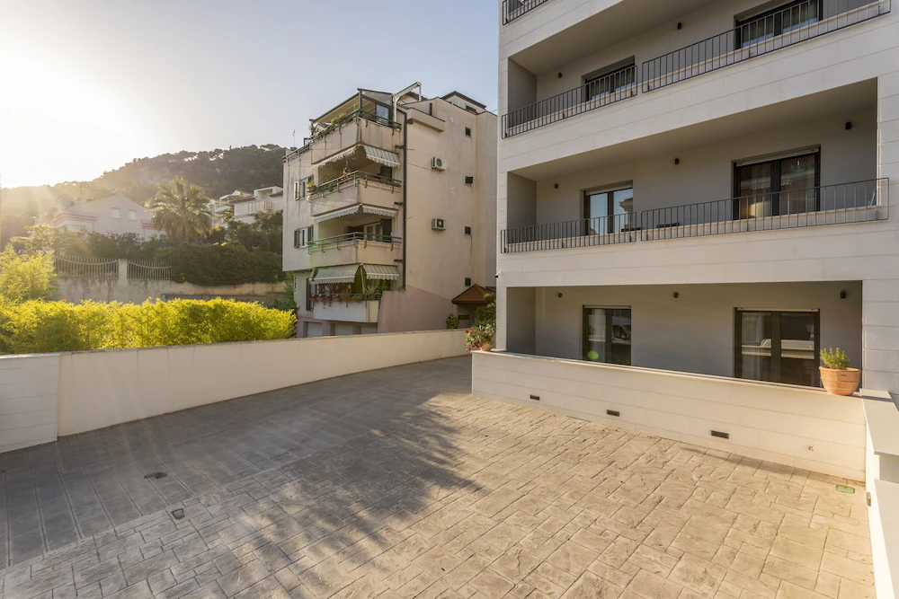 2 Nights Studios Apartments