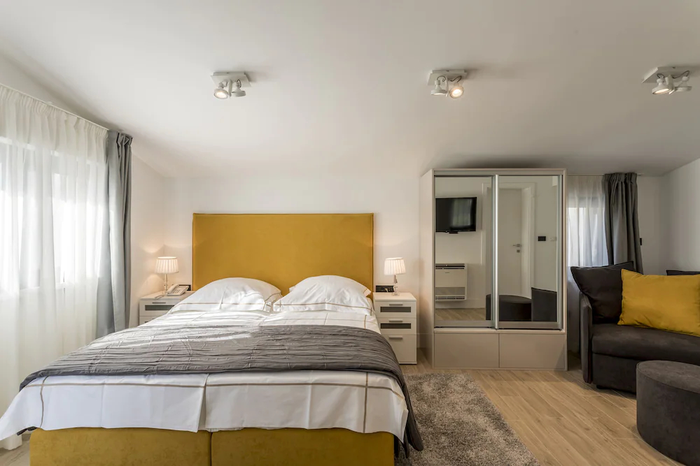 2 Nights Studios Apartments